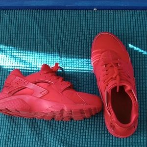 Nike Red harachi sneakers